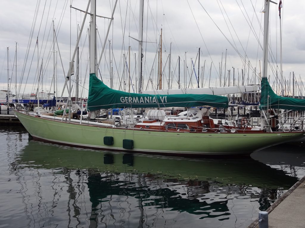 einst Yacht der Schönen und Reichen, heute für die Jugendarbeit genutzt